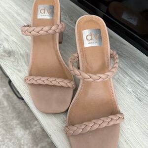Size 6.5 Women’s Dolce Vita Heels